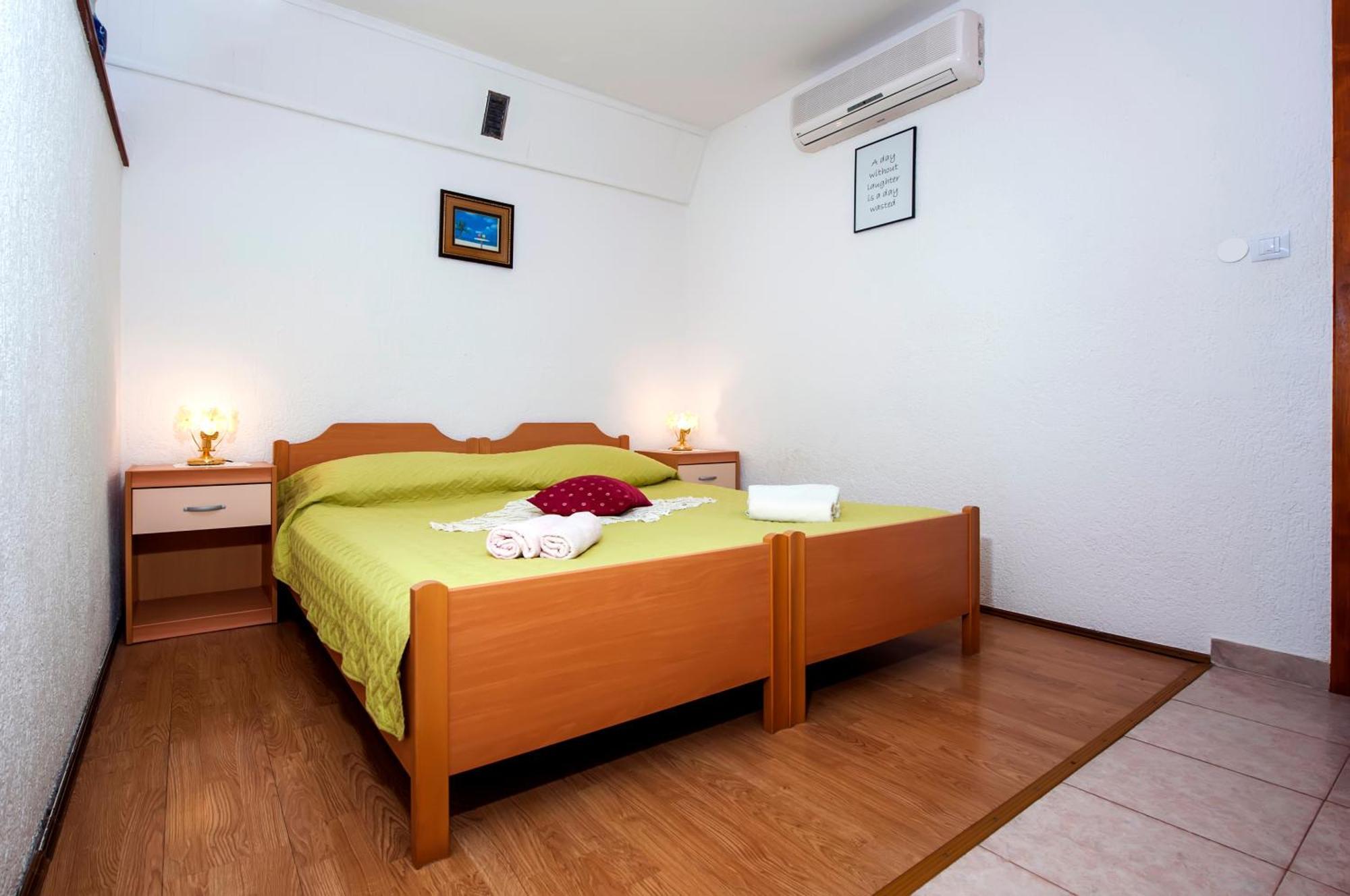Josip 2304 * Rovinj
