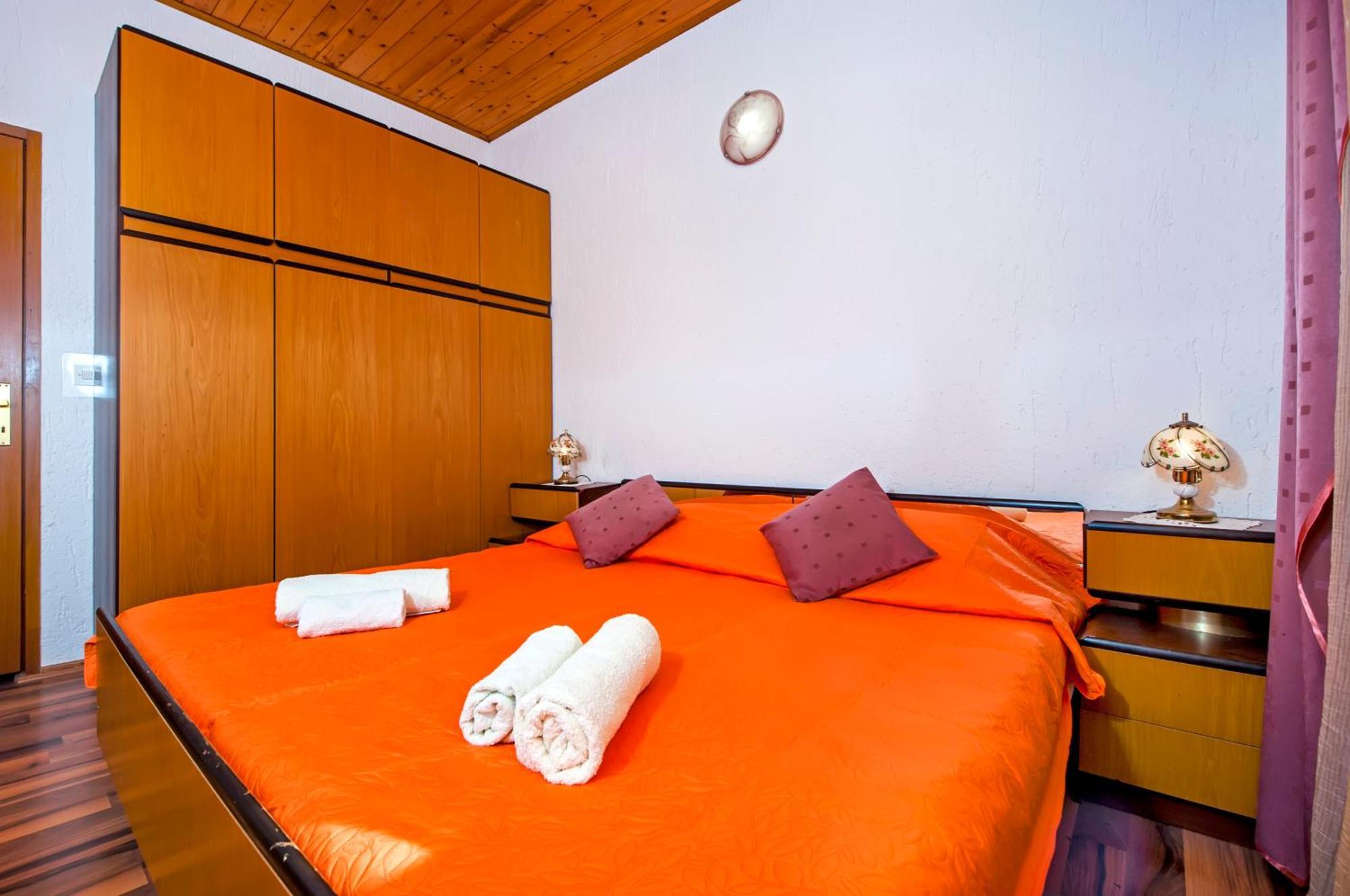 Appartement Josip 2304 *